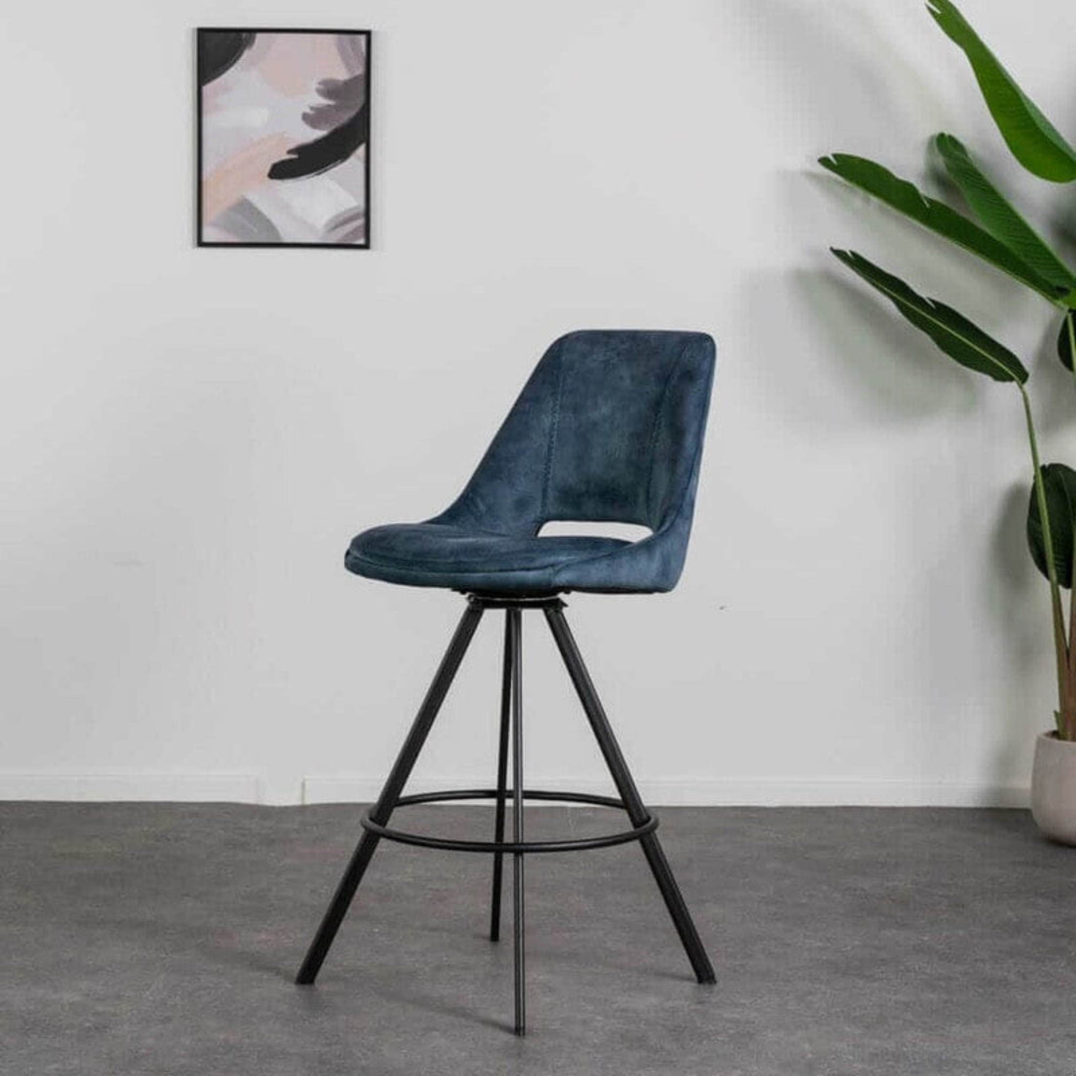 VANTA Bar Stool – Sleek Form, Everyday Comfort