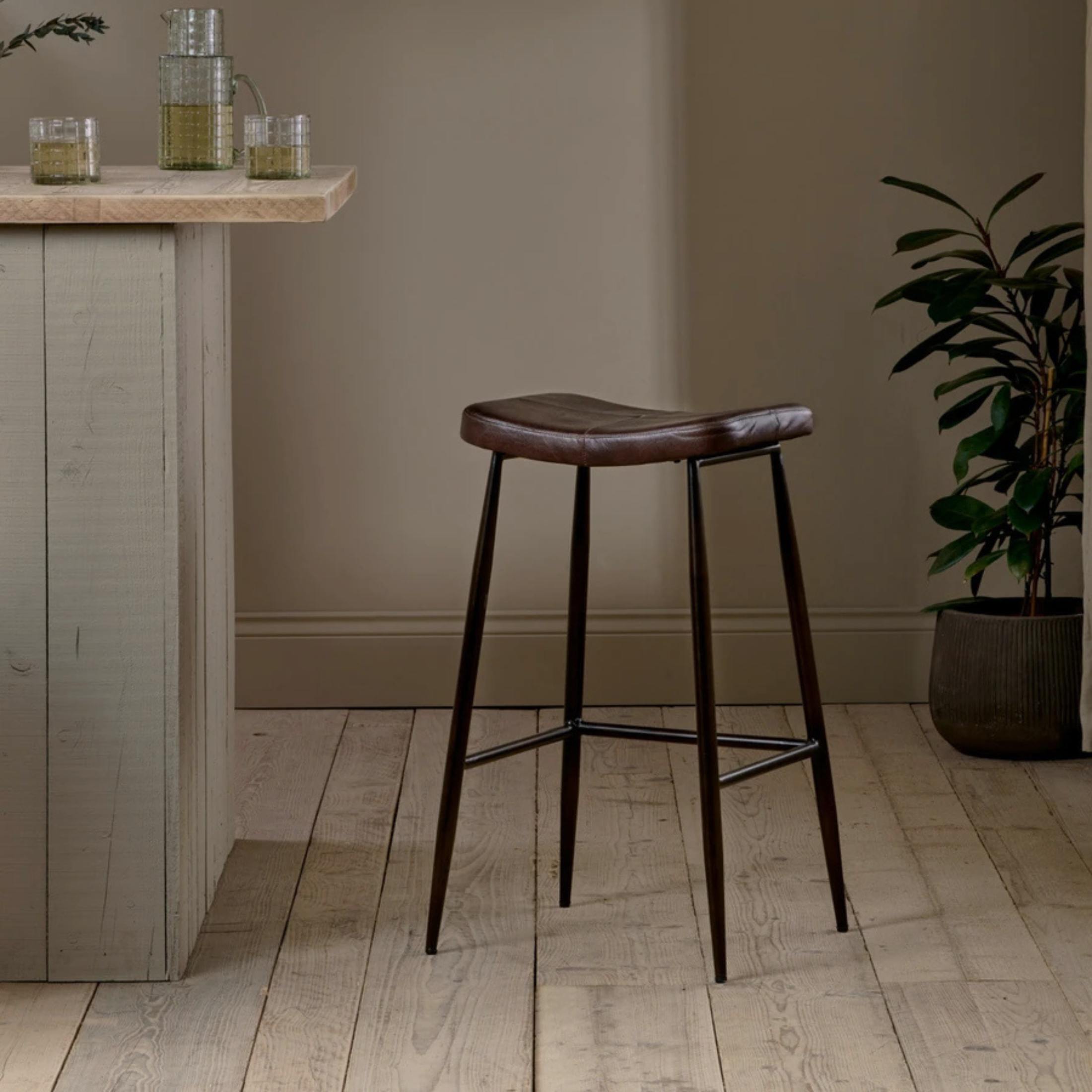 LUNAR Backless Bar Stool – Minimalism Meets Function