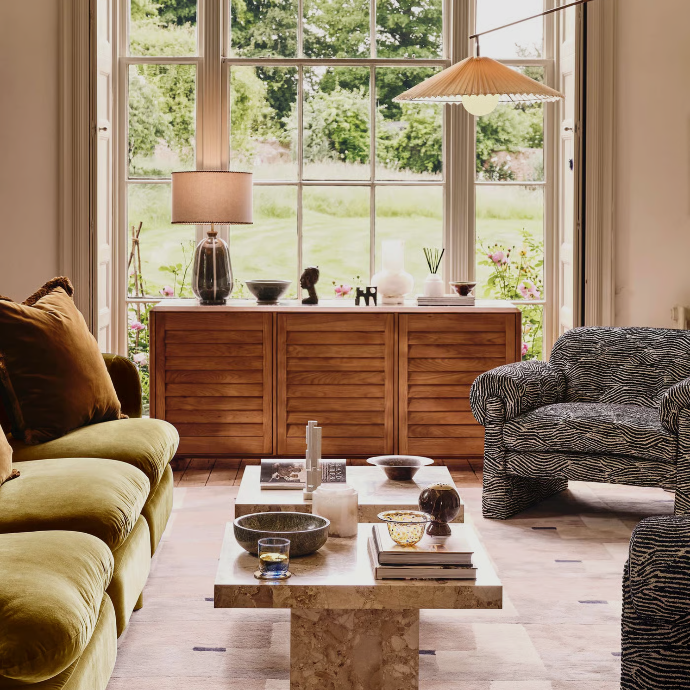 LOMIA Sideboard – Refined Warmth with Natural Contrast