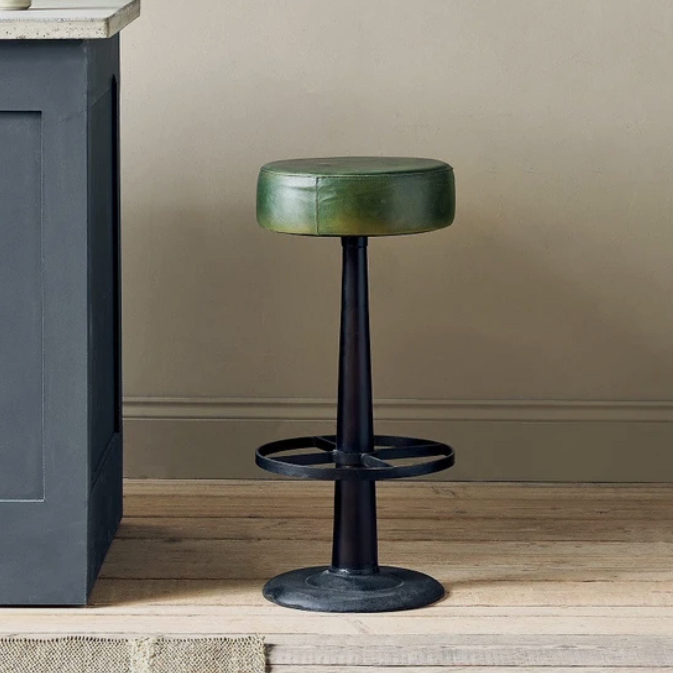 GRITTON Bar Stool – Industrial Edge in Distressed Green
