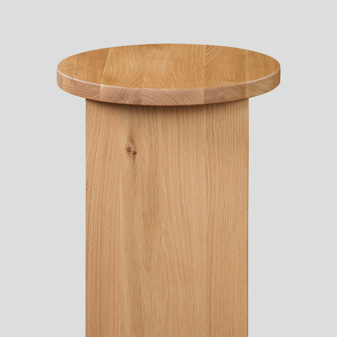 KIVO Side Table – Precision Meets Purity in Oak