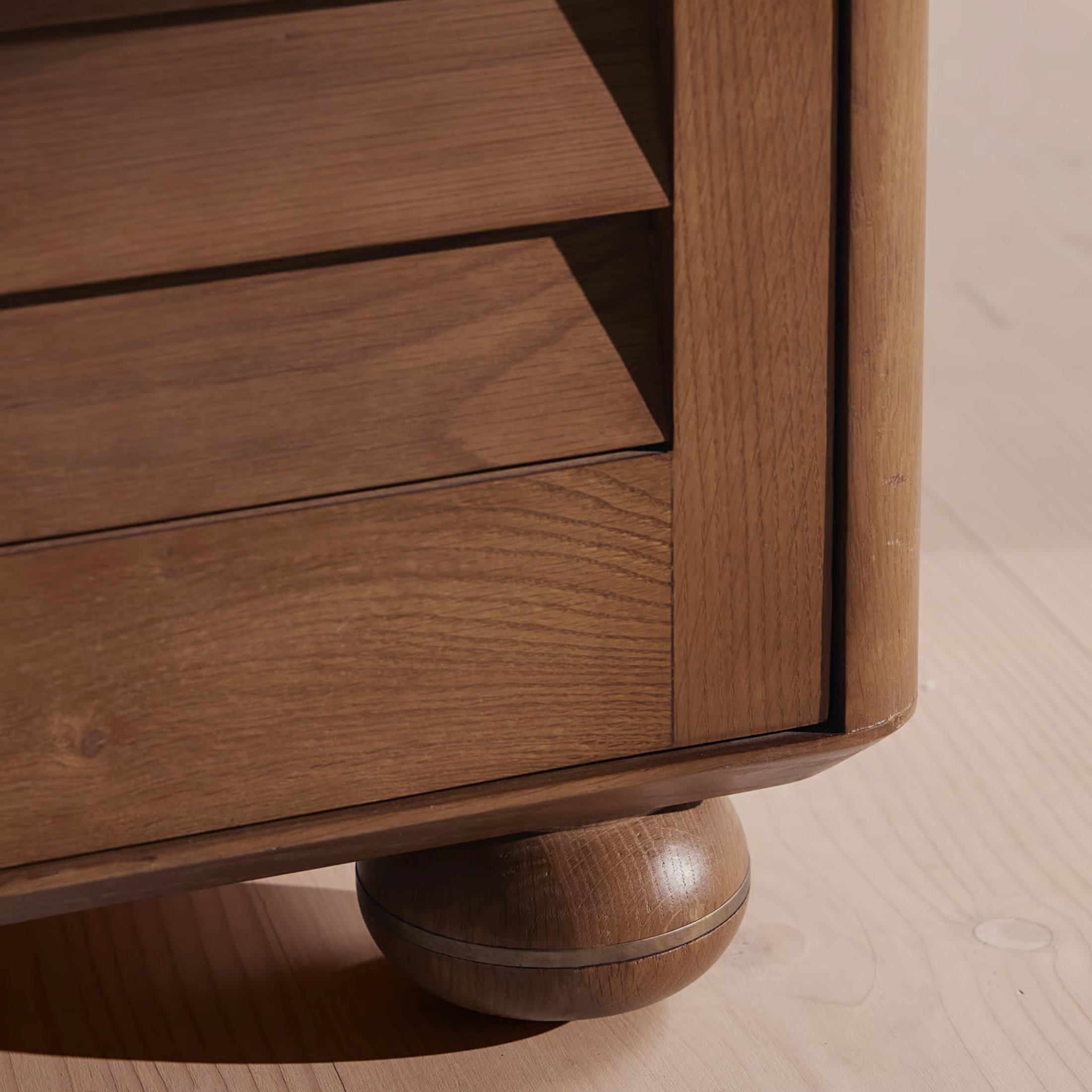 LOMIA Sideboard – Refined Warmth with Natural Contrast