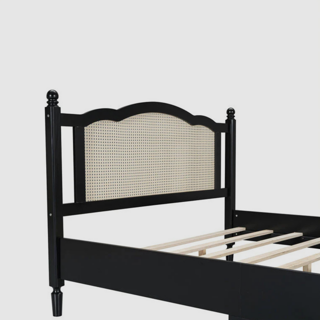 Hawthorne Bed – The Storyteller