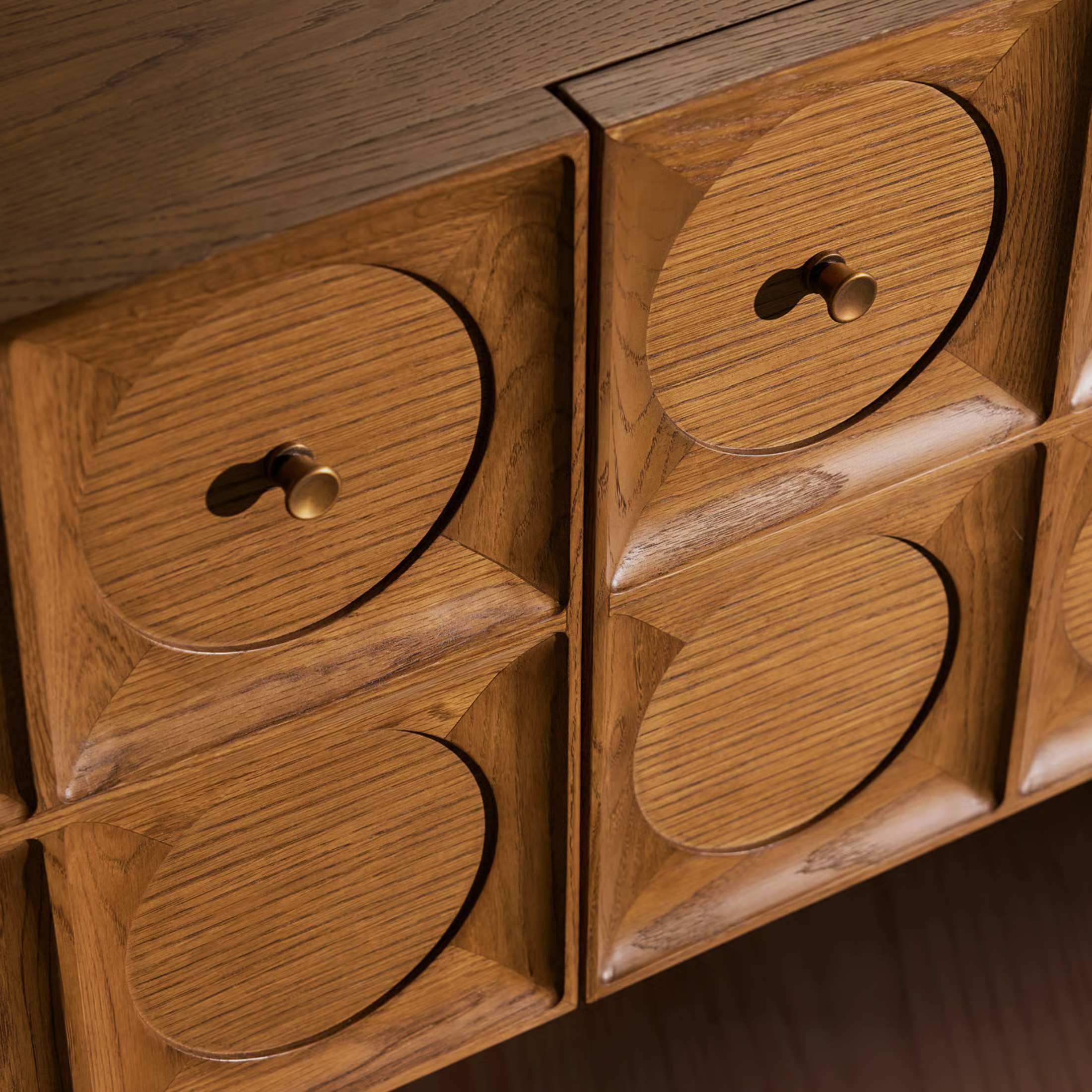 LUNARO Sideboard – Circle-Cut Geometry in Natural Oak