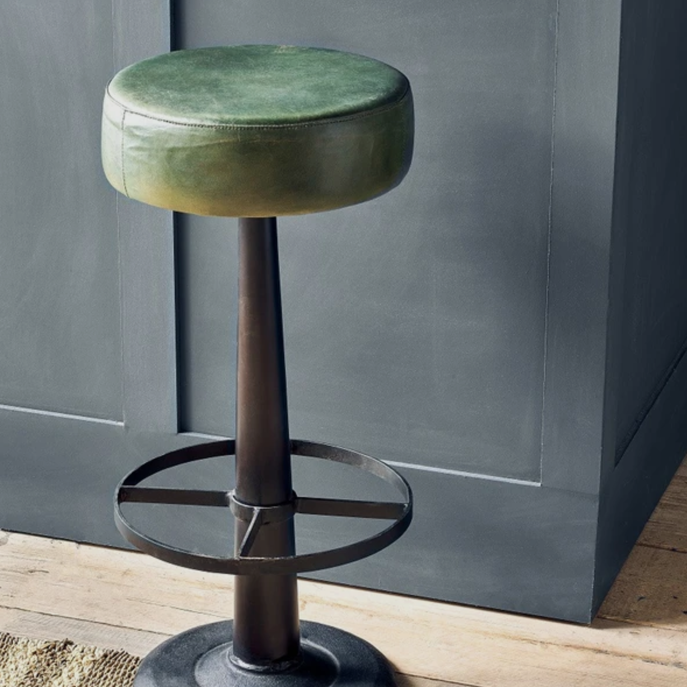 GRITTON Bar Stool – Industrial Edge in Distressed Green