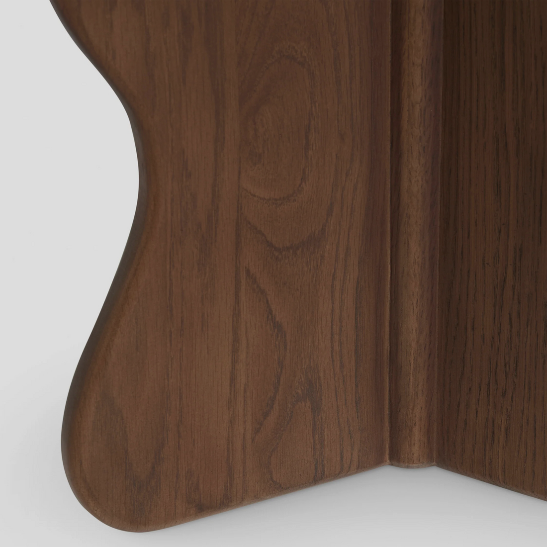 FERA Side Table – Organic Motion in Solid Oak