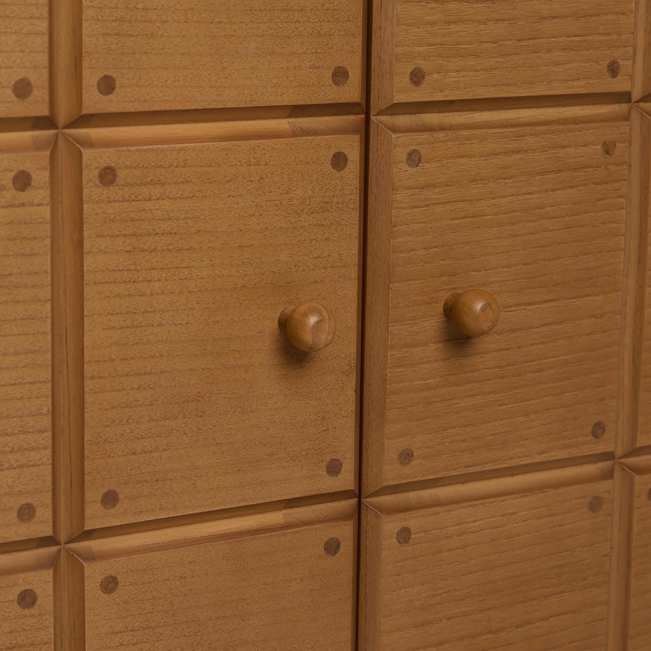 Bront Grid Sideboard – Structured Beauty in Oak