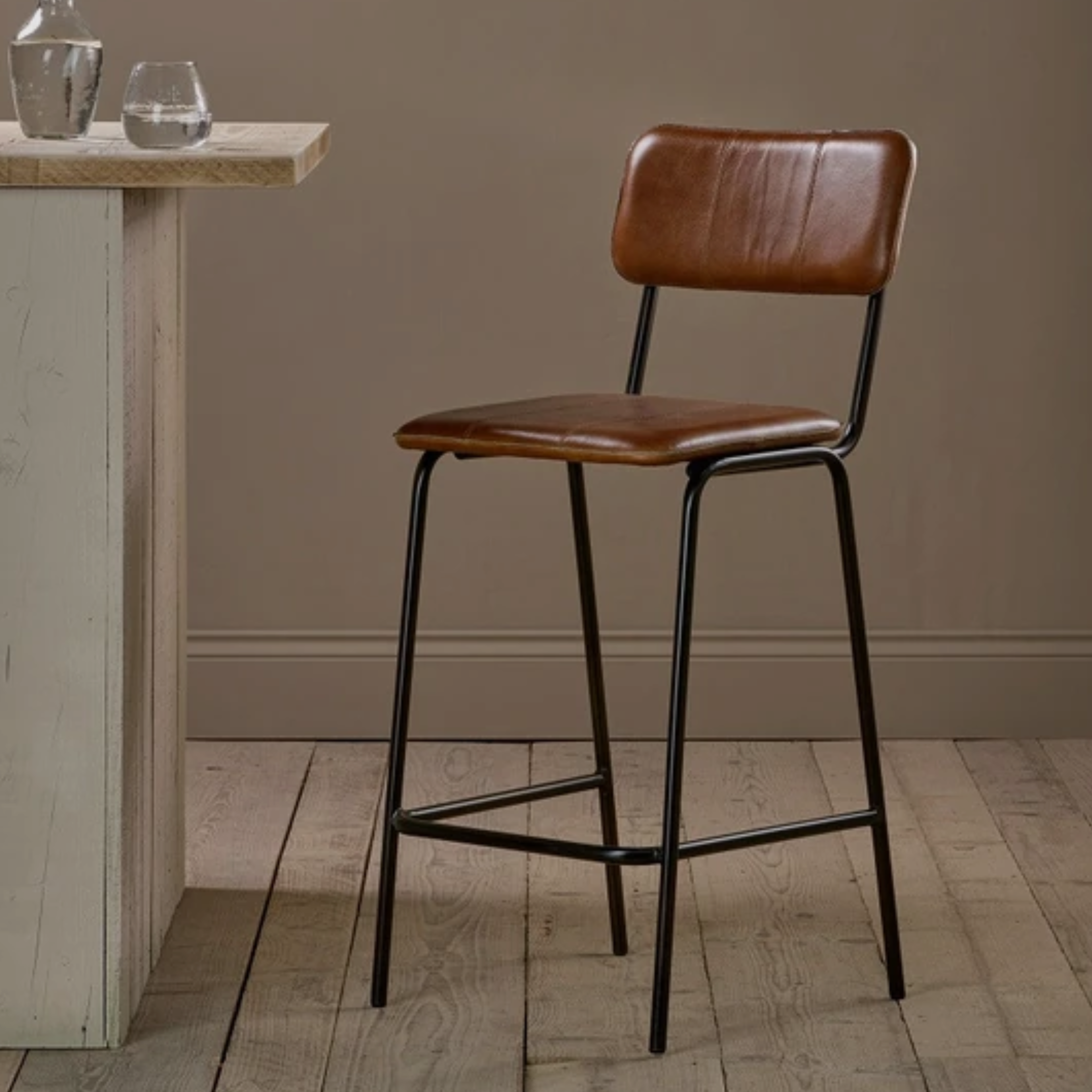 VINTA Leather Bar Stool – Classic Charm, Contemporary Frame
