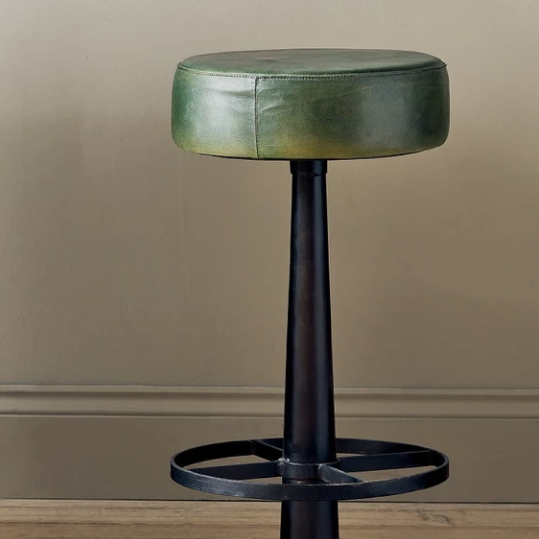 GRITTON Bar Stool – Industrial Edge in Distressed Green