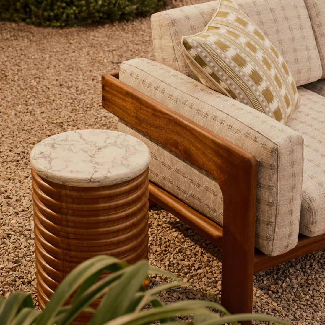 NARVO End Table – Ribbed Wood Base with Marble Top