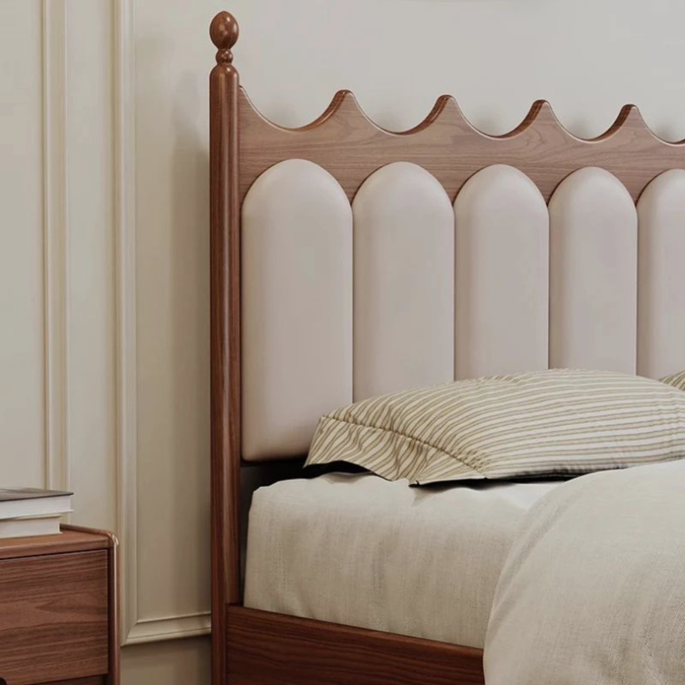 Solenne Bed – The Sculpted Reverie