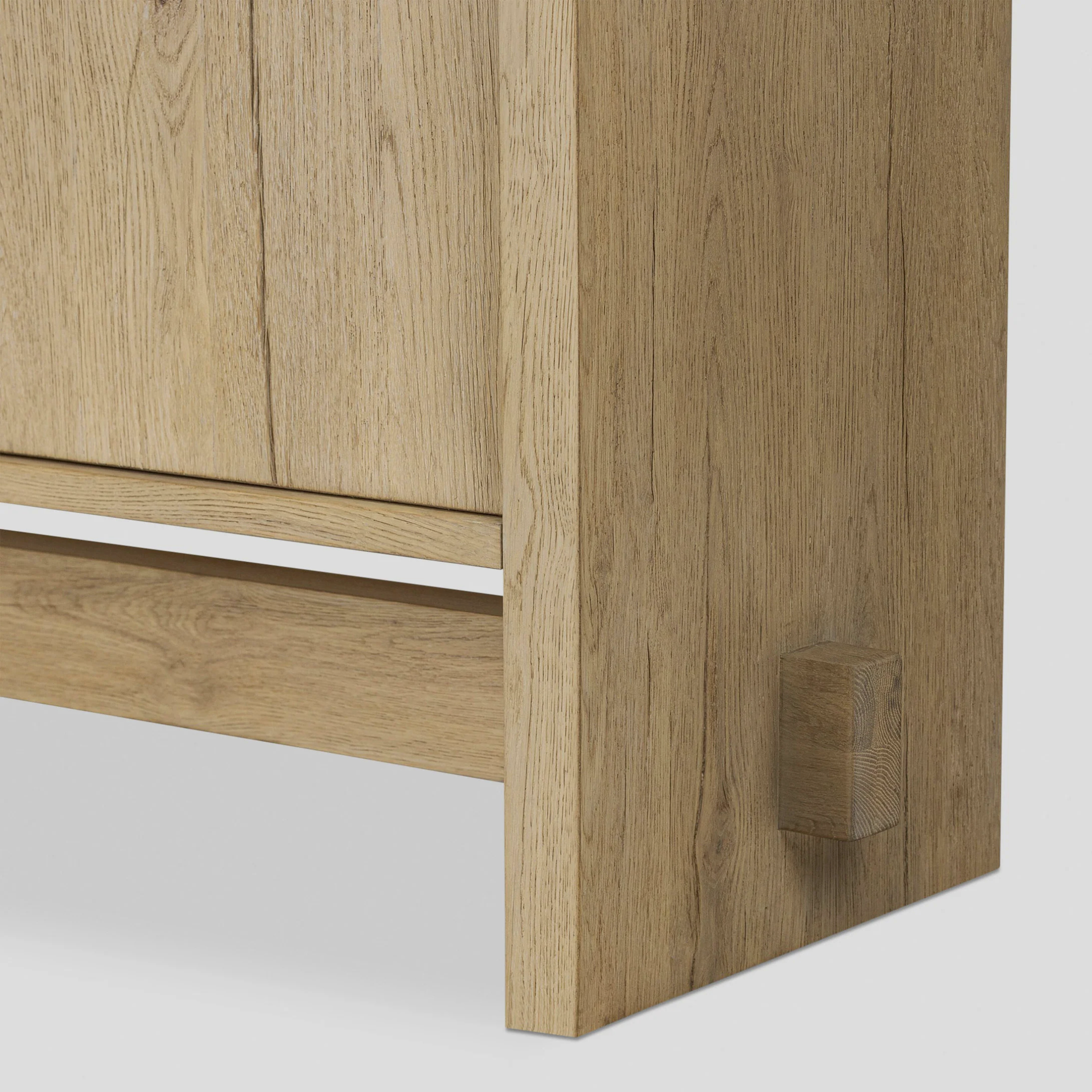 SOREN Sideboard – Minimal Form, Natural Strength