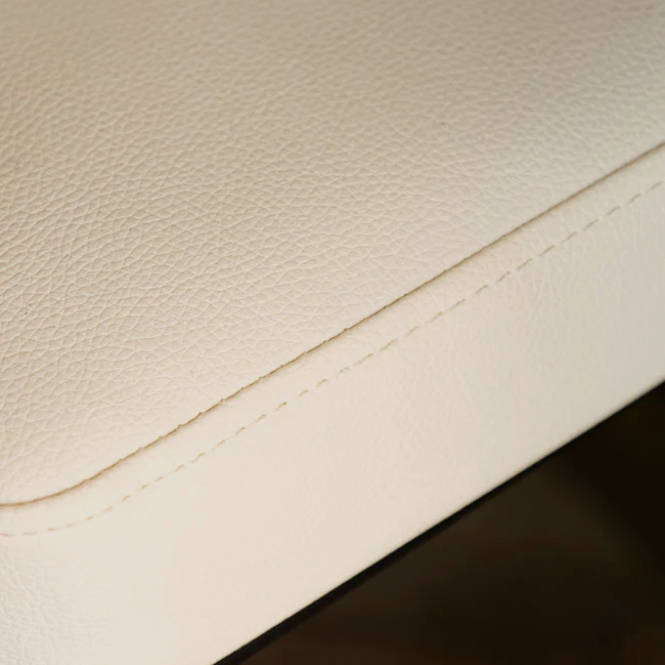 LECCO Bar Stool – Streamlined Simplicity in Cream & Iron