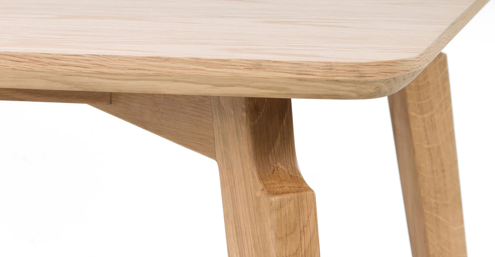 Mathias Dining Table – Midcentury Charm Meets Modern Simplicity