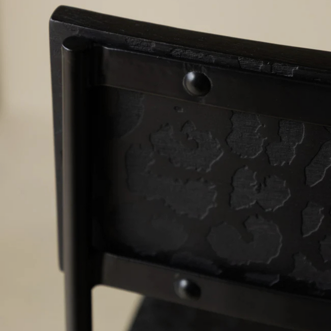 KARSTEN Bar Stool – Modern Form with Wild Detail
